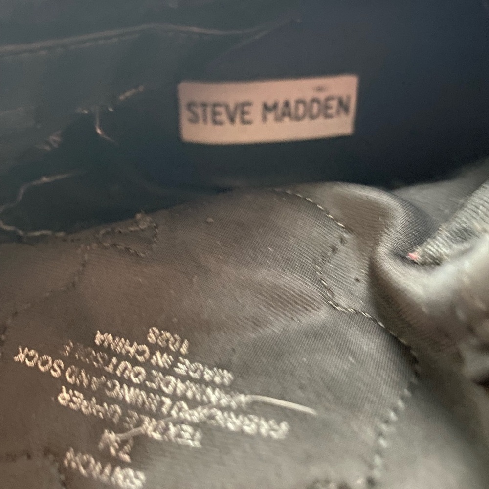 Steve Madden Black Boots with Red Rose Embroidery - Picture 5 of 6